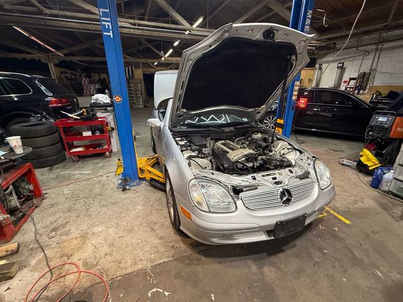 Cover photo of 8 Cylinders Auto Repair